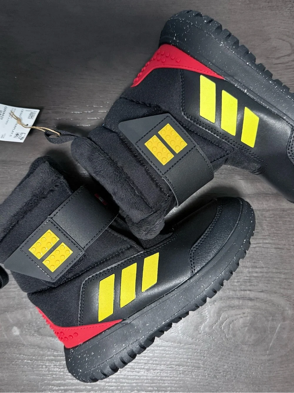 adidas x LEGO Winterplay Kids Snow Boots US 1 EU 32 Black Red Yellow NWB GW4420